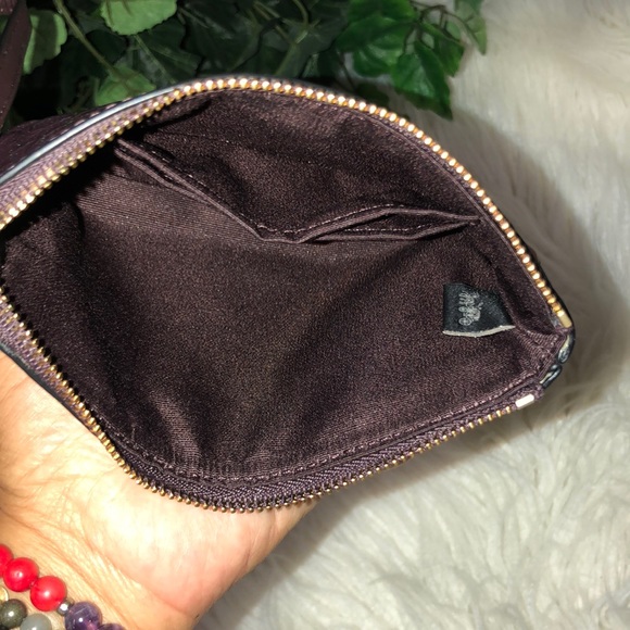 Coat wristlet - Picture 3 of 5